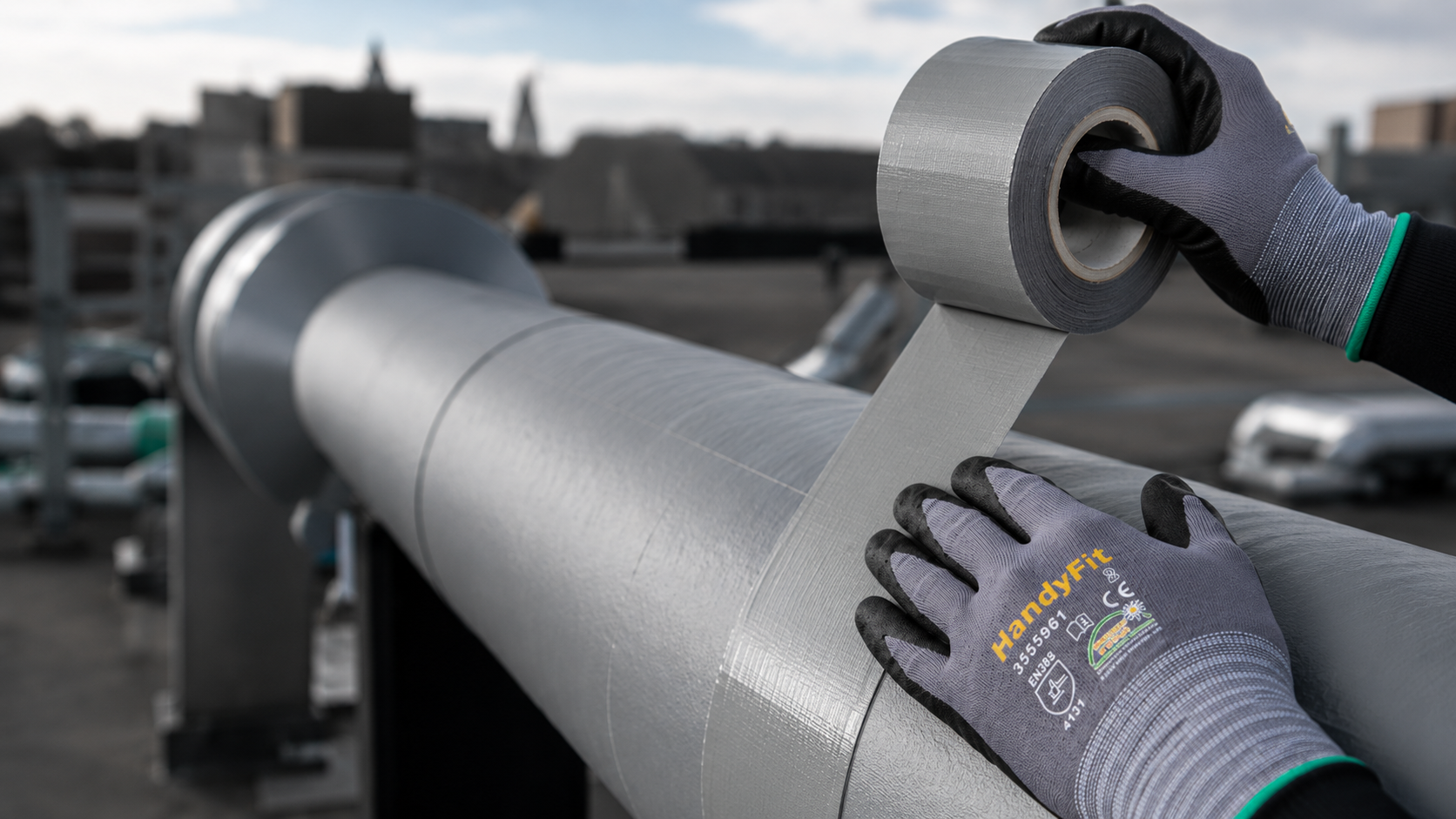 SabetoCOVER is a flexible wrapping roll with a PIB surface and butyl backing. Available in black and grey and in several widths from 35 mm to 1,120 mm.